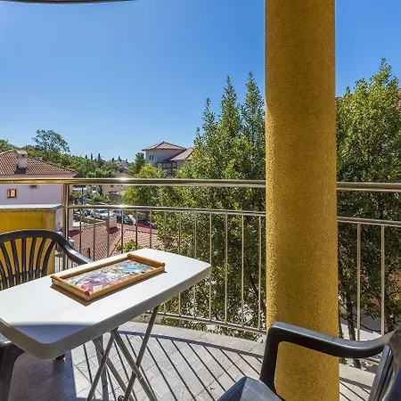 Apartman Romantisches Studio-apartment Nur Sagenhafte 50 Meter Vom Sandstrand Entfernt