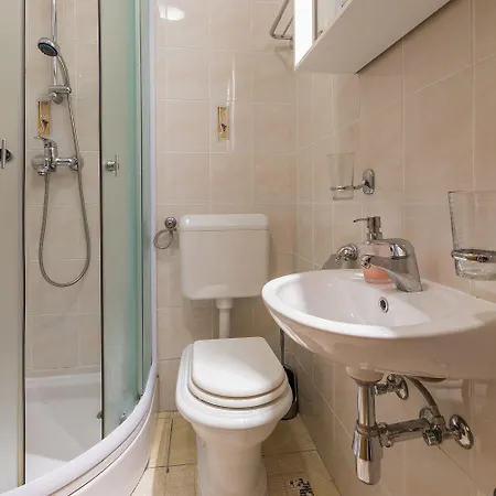 Romantisches Studio-apartment Nur Sagenhafte 50 Meter Vom Sandstrand Entfernt * Crikvenica