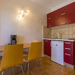Romantisches Studio-apartment Nur Sagenhafte 50 Meter Vom Sandstrand Entfernt * Crikvenica