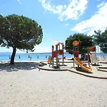 Romantisches Studio-apartment Nur Sagenhafte 50 Meter Vom Sandstrand Entfernt Crikvenica