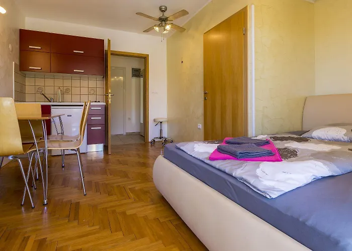 Romantisches Studio-apartment Nur Sagenhafte 50 Meter Vom Sandstrand Entfernt Apartment
